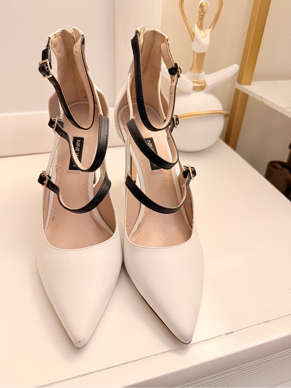 Nine West White Pointed Toe Heels with Black Triple Straps - Picture 4 of 6